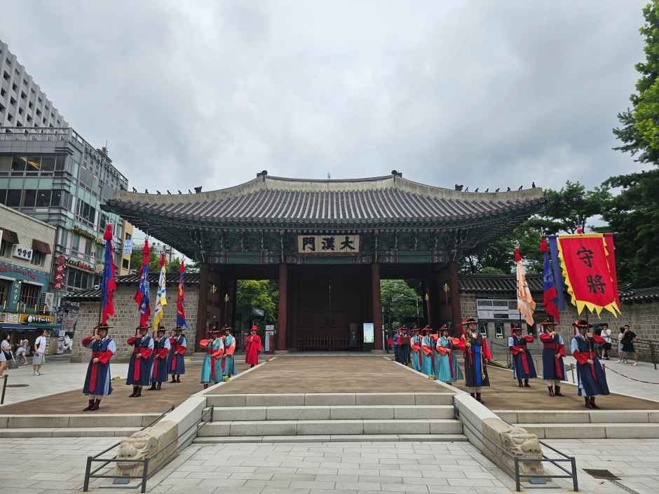 2026 서울 왕궁수문장 교대의식: 명동 숙소부터 주차 꿀팁까지 완벽 가이드!